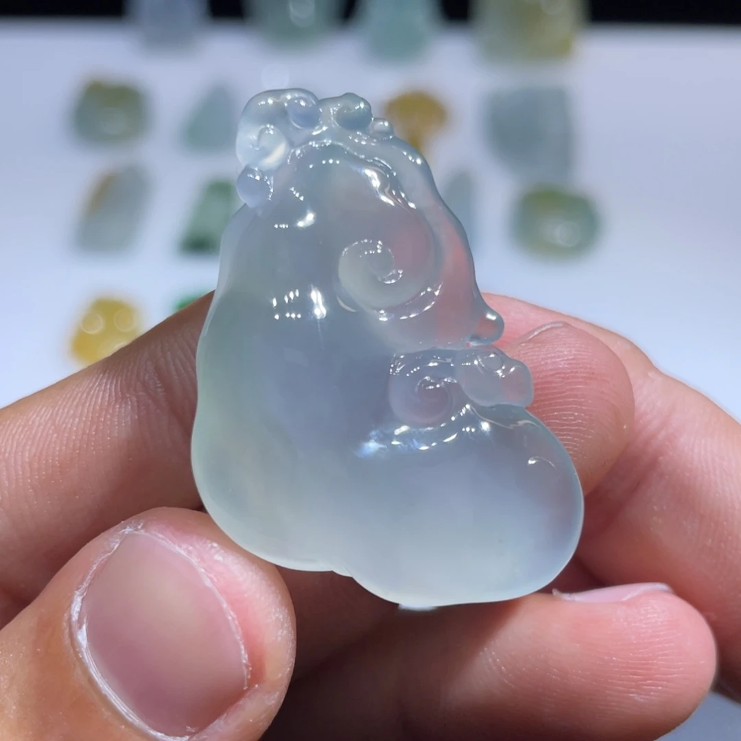 颈饰未镶嵌翡翠随形如意