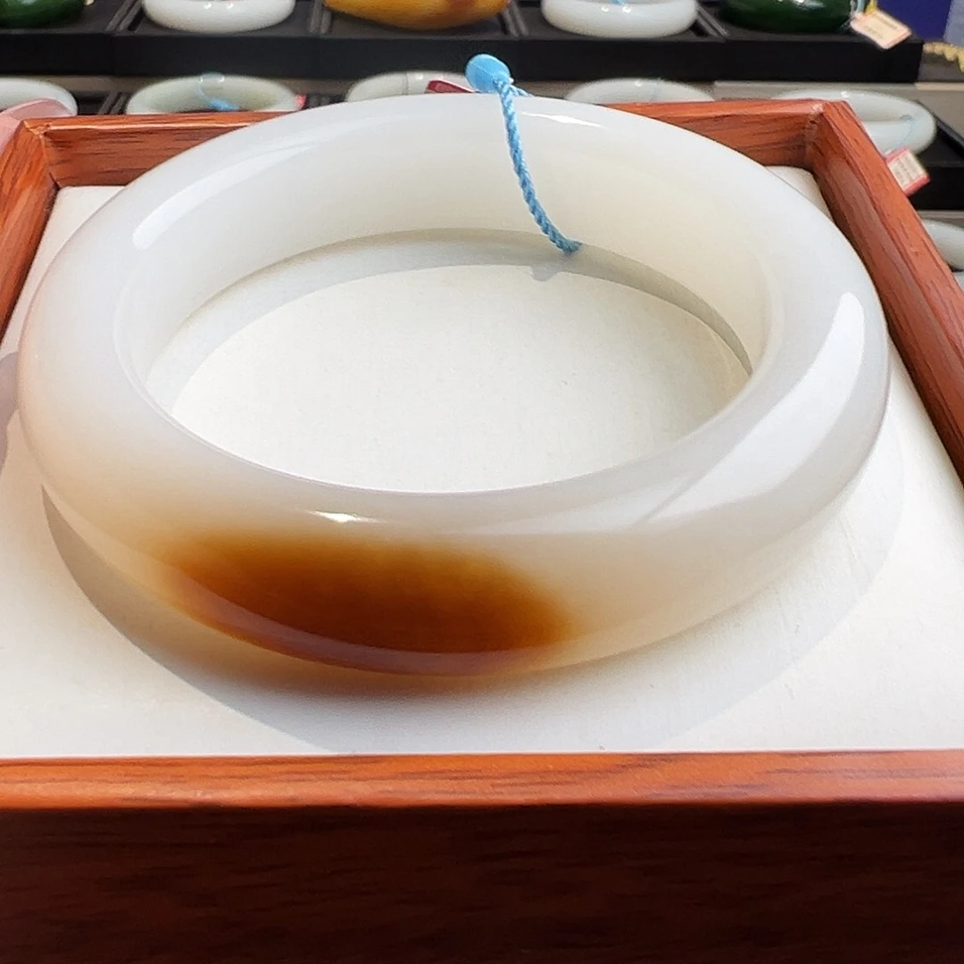 和田玉（糖玉）未镶嵌手镯