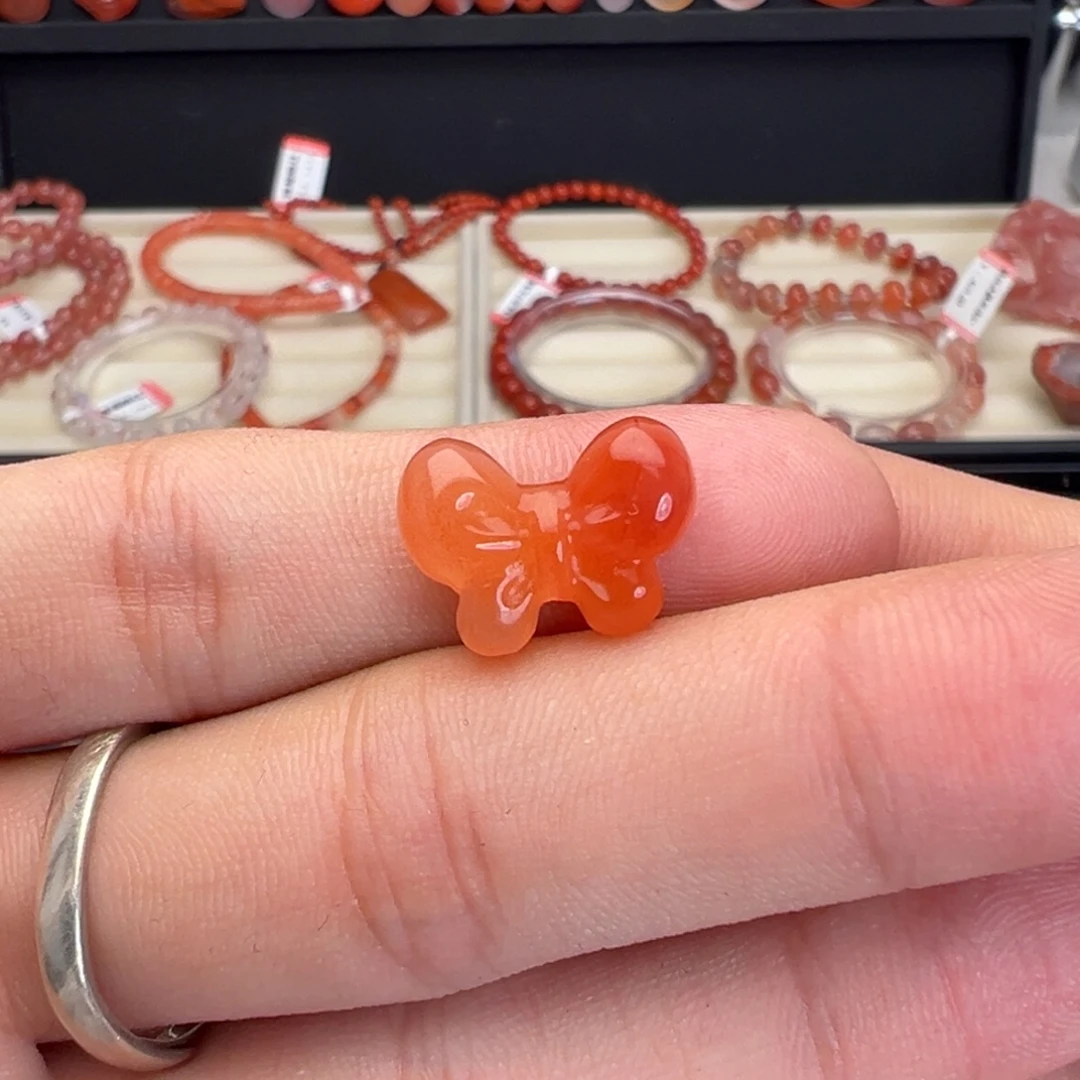 南红玛瑙未镶嵌颈饰蝴蝶结