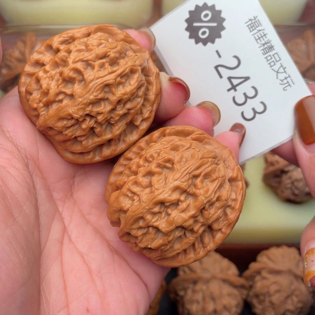 文玩核桃把件43头货红锦鲤