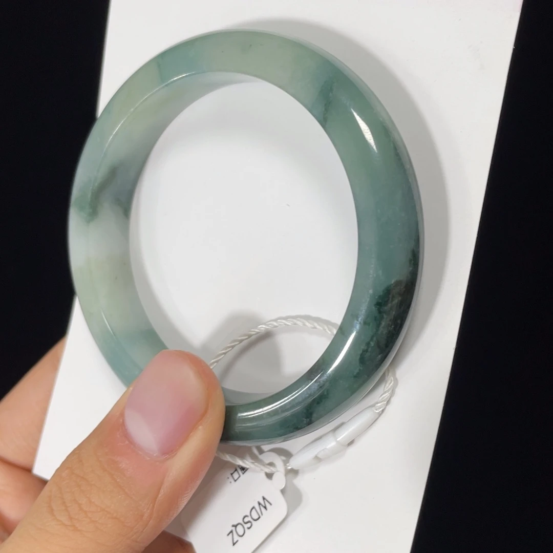 翡翠未镶嵌手镯基地质检发货