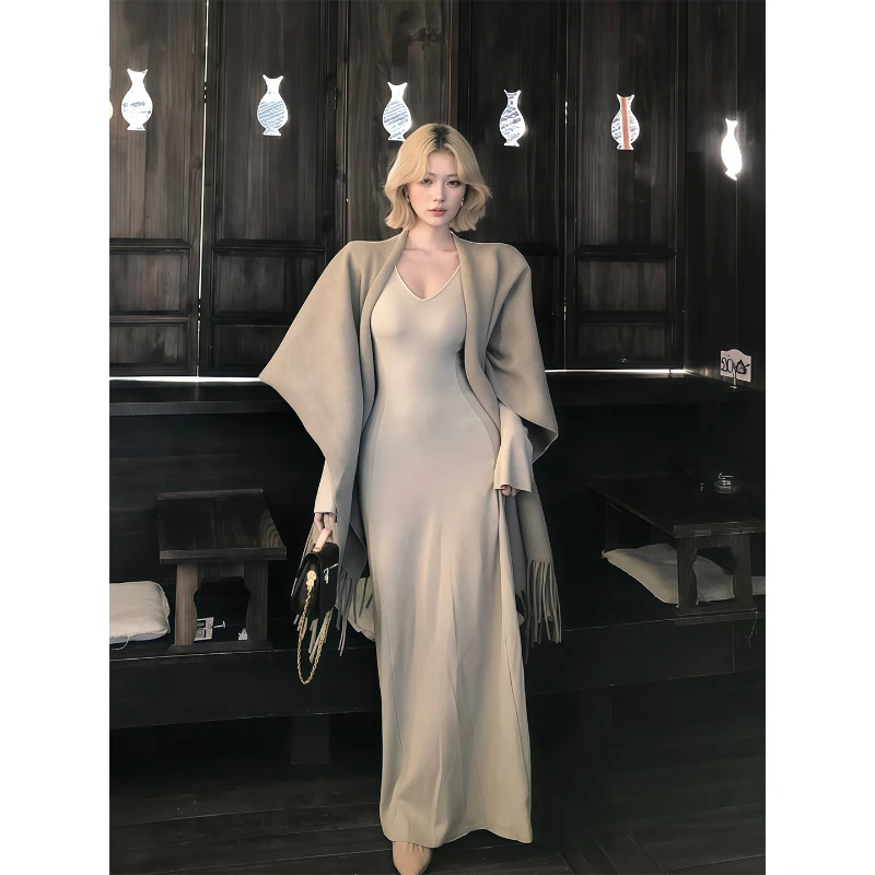 纯欲风辣妹V领长款连衣裙女早秋新款高级感修身显瘦针织披肩套装