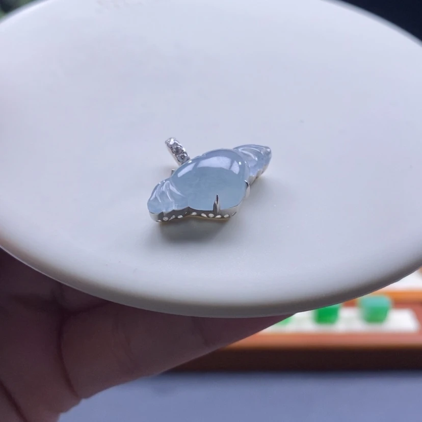 【闪购商品】翡翠颈饰18K金镶嵌冰蓝爱心吊坠