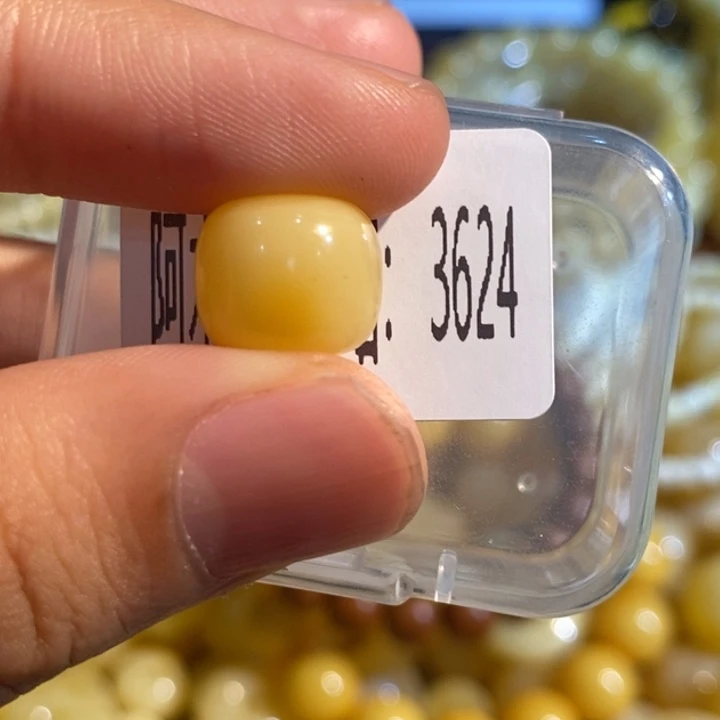 琥珀未镶嵌珠宝奇石3624