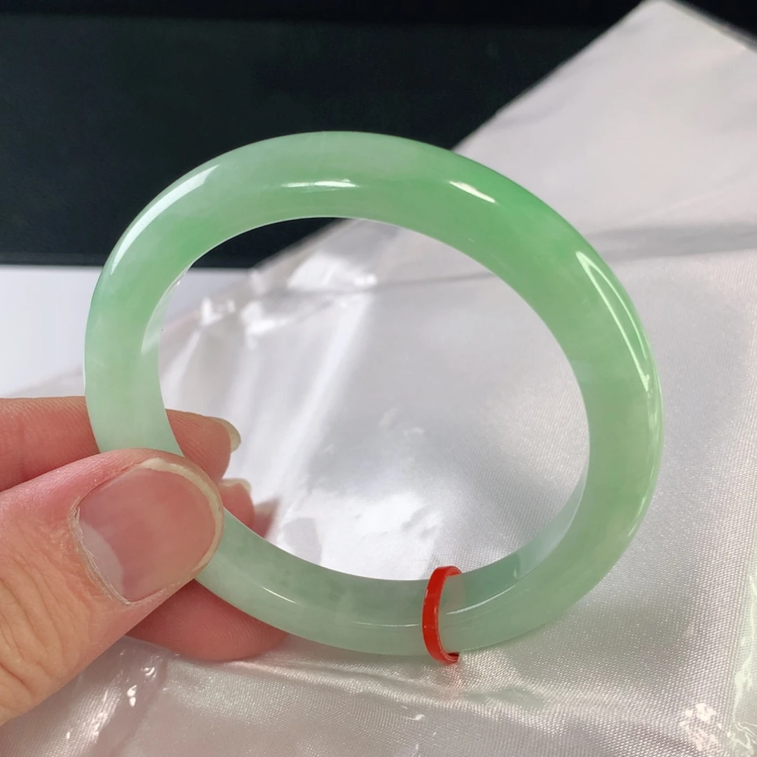 未镶嵌手镯翡翠250