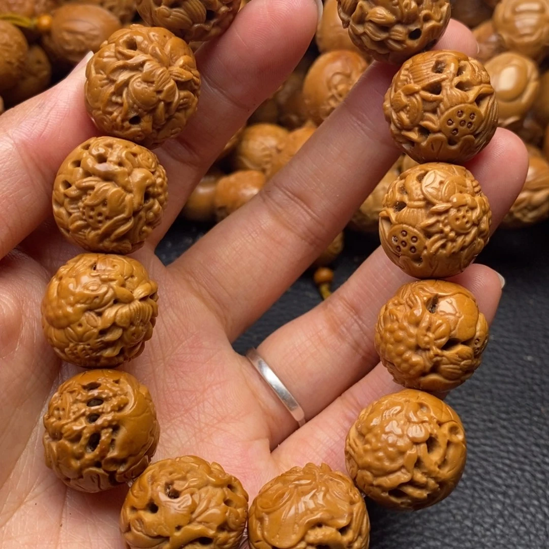 手串橄榄核镂空金蟾