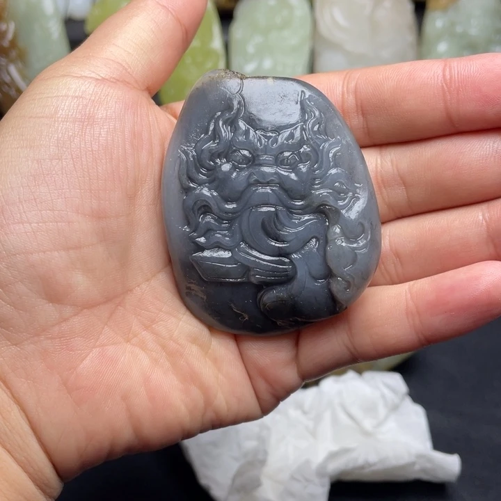 颈饰未镶嵌和田玉