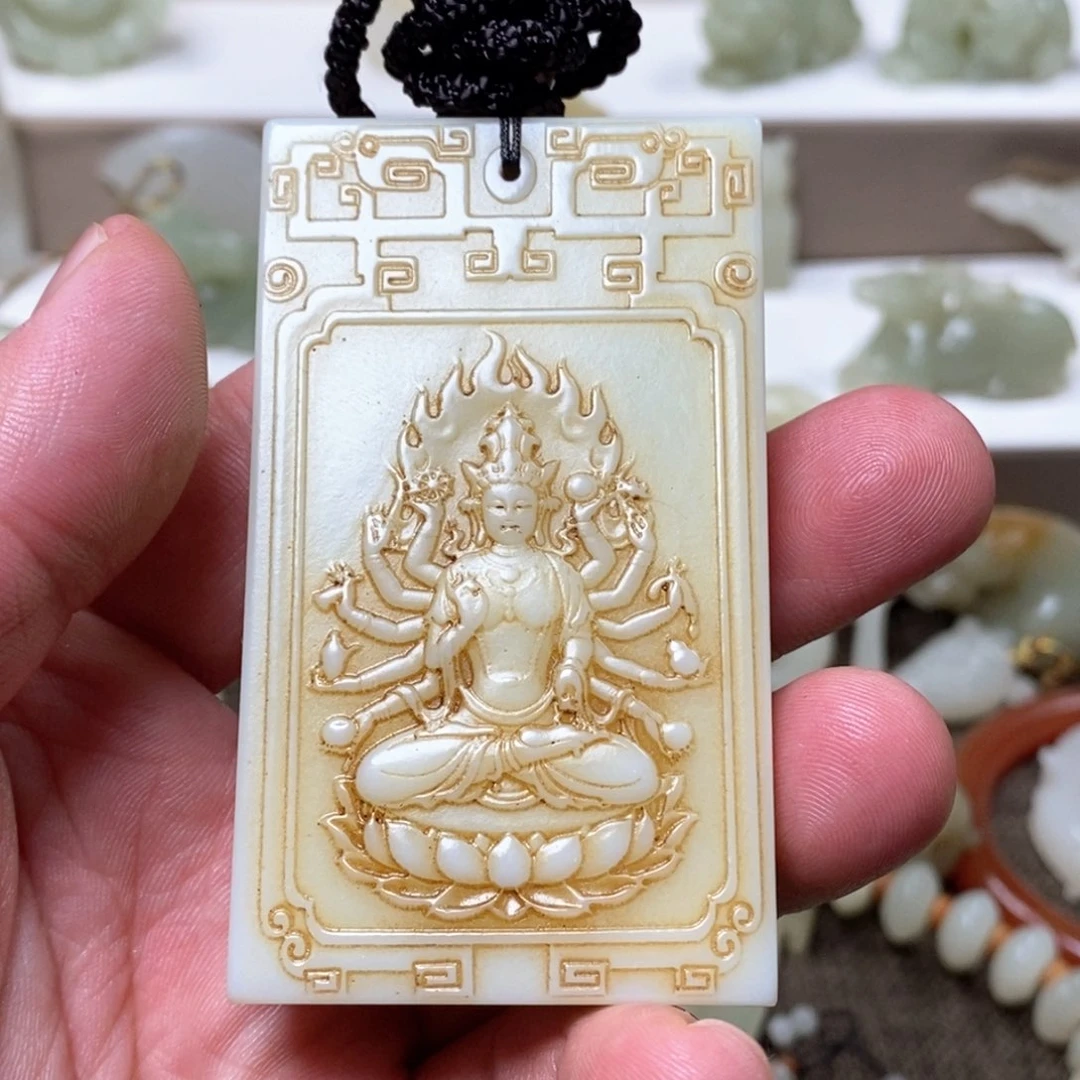 和田玉颈饰未镶嵌照*人