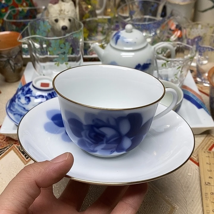 茶壶紫砂杯子和一大盒酸奶一起装起来就够你