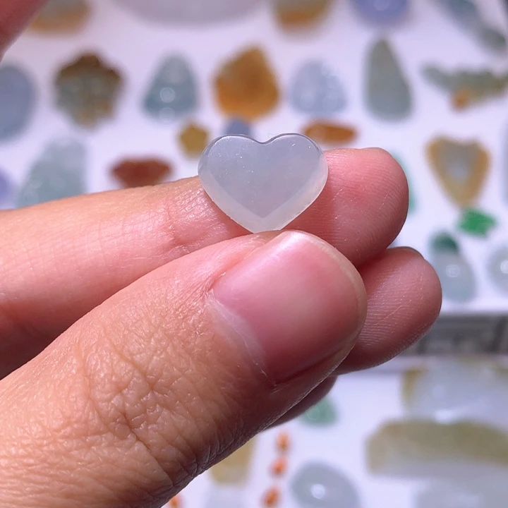 未镶嵌定制翡翠爱心