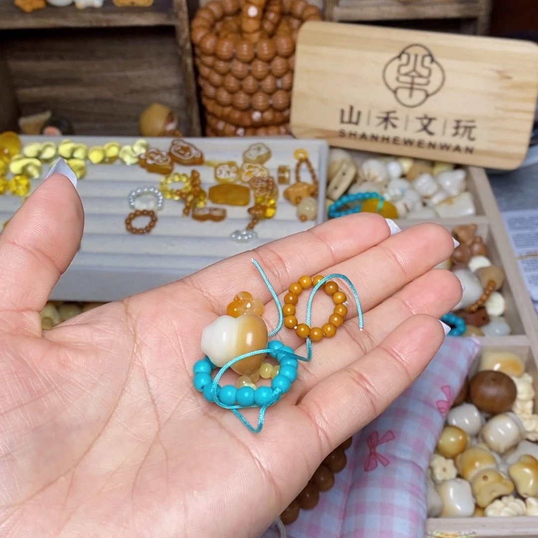猪***九猴头核桃吊坠蜜花0.33橄榄跑环，蓝跑环，蜜卡，葫芦