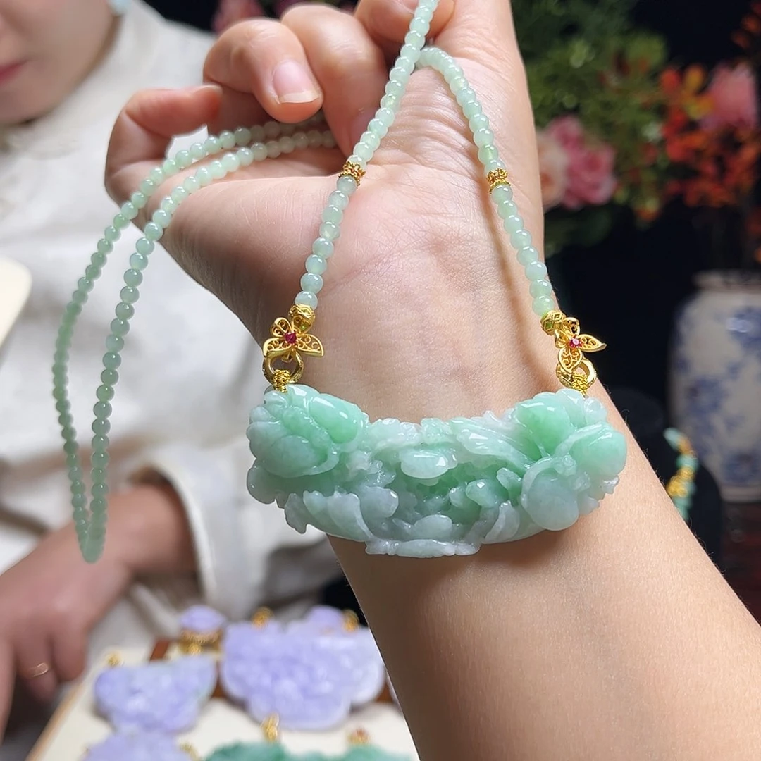 翡翠颈饰未镶嵌天然