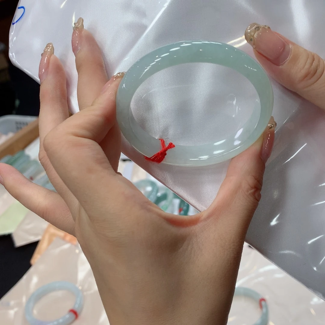 翡翠手镯未镶嵌买断