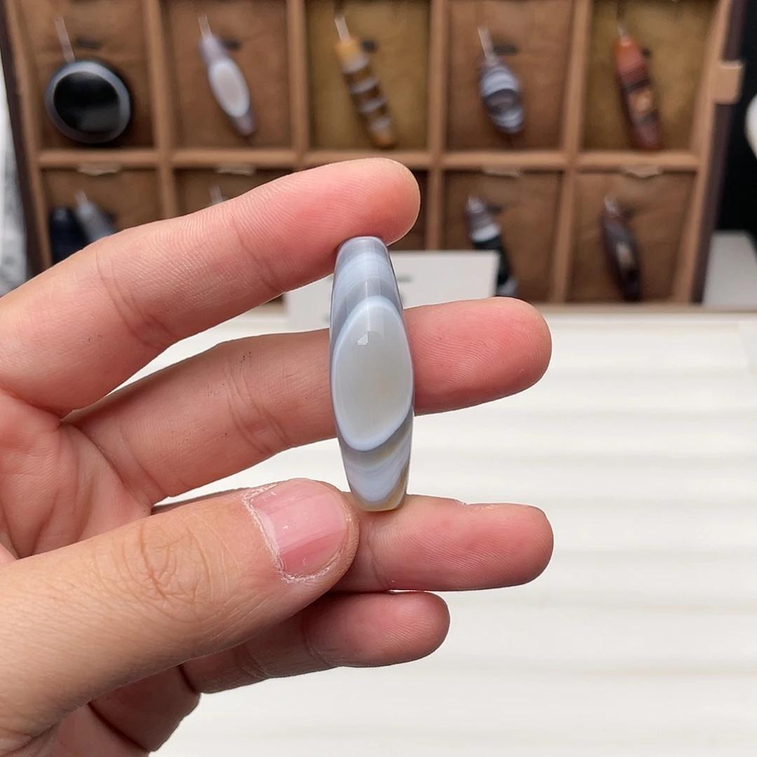 玛瑙/玉髓颈饰合金向*