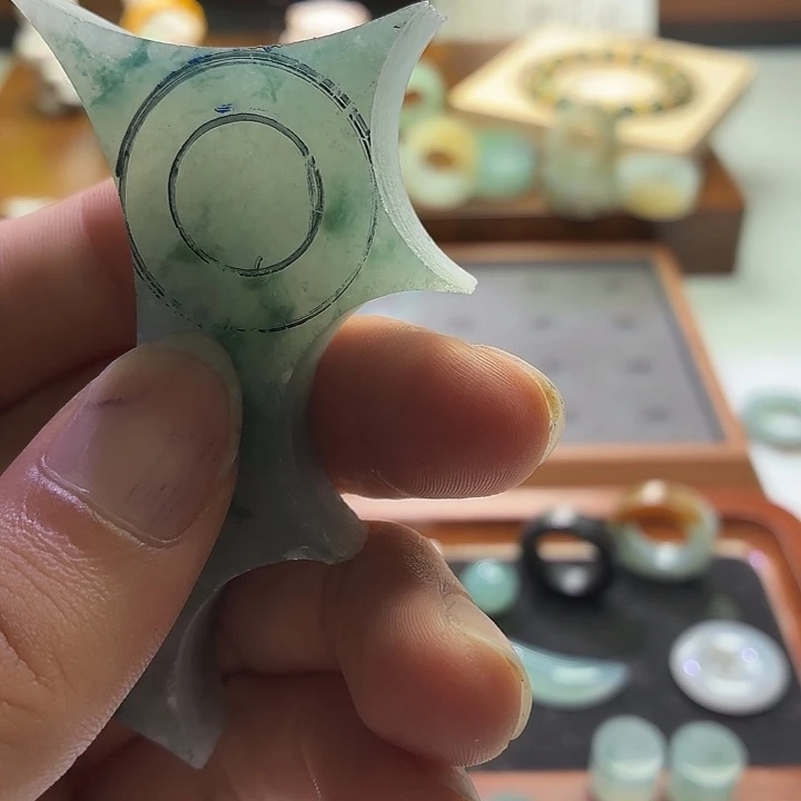 ****哼定制翡翠未镶嵌戒指