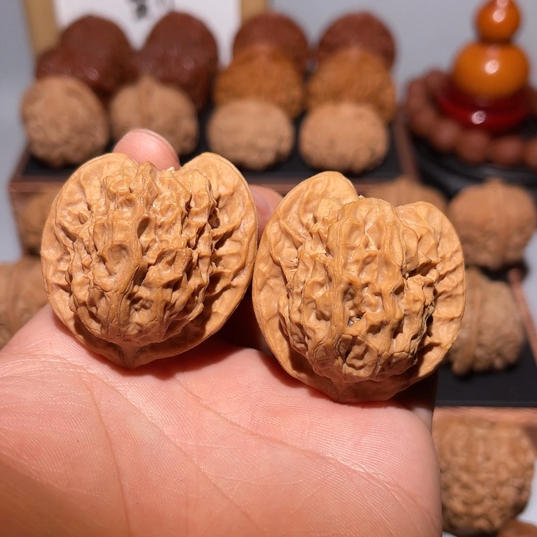 文玩核桃吊坠野生原树米奇公子帽