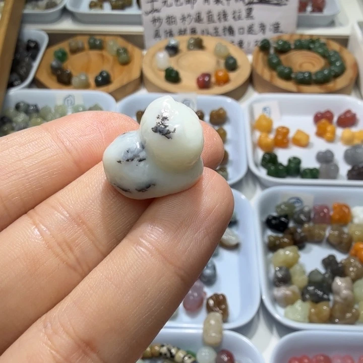 和田玉未镶嵌珠宝奇石