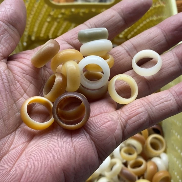 吊坠白玉菩提瑕疵跑环10颗