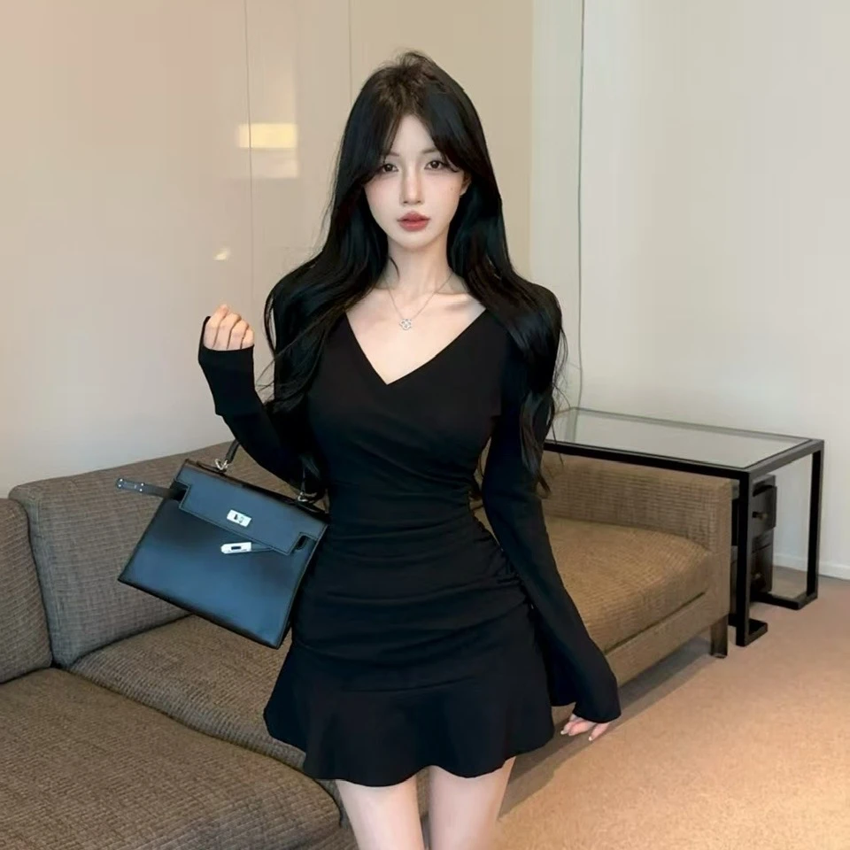 辣妹纯欲黑色长袖低胸性感内搭连衣裙夜场修身显身材包臀裙秋装女