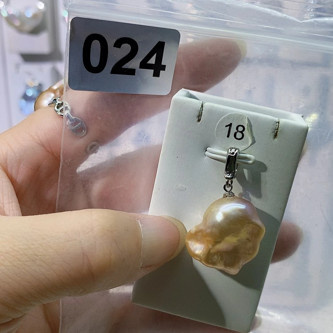 淡水珍珠合金颈饰