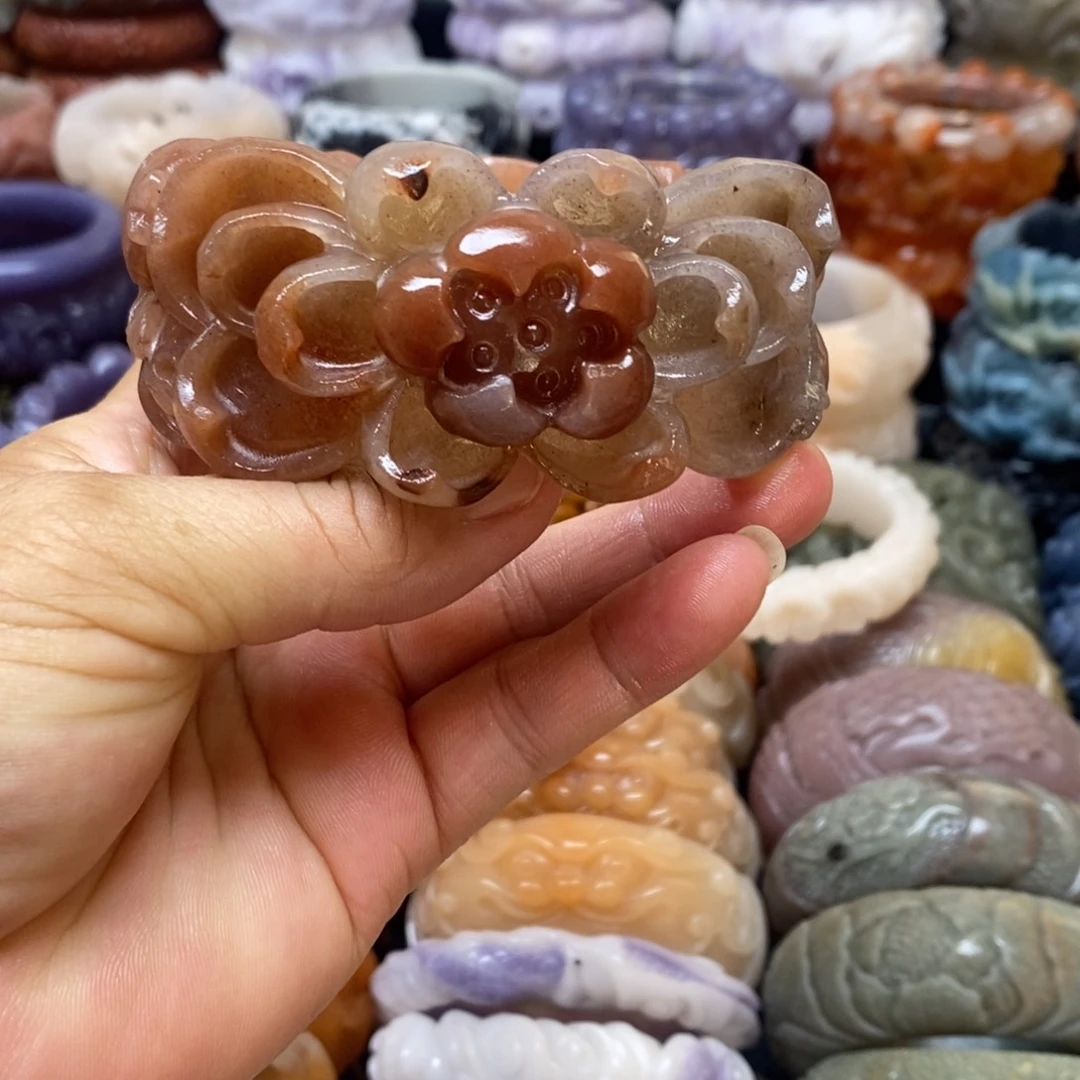 未镶嵌手镯石英质玉（佘太翠）