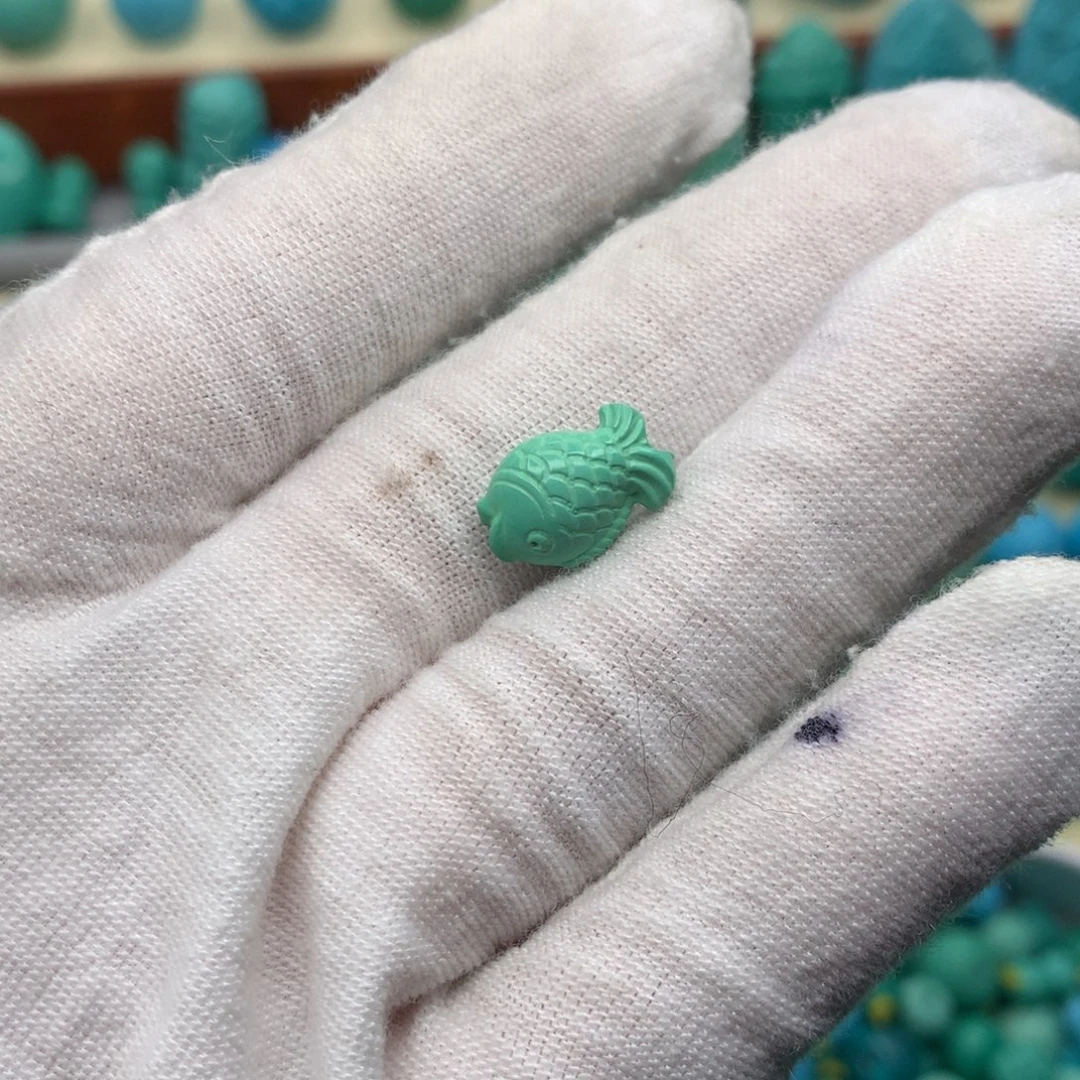 高瓷绿年年有鱼配饰