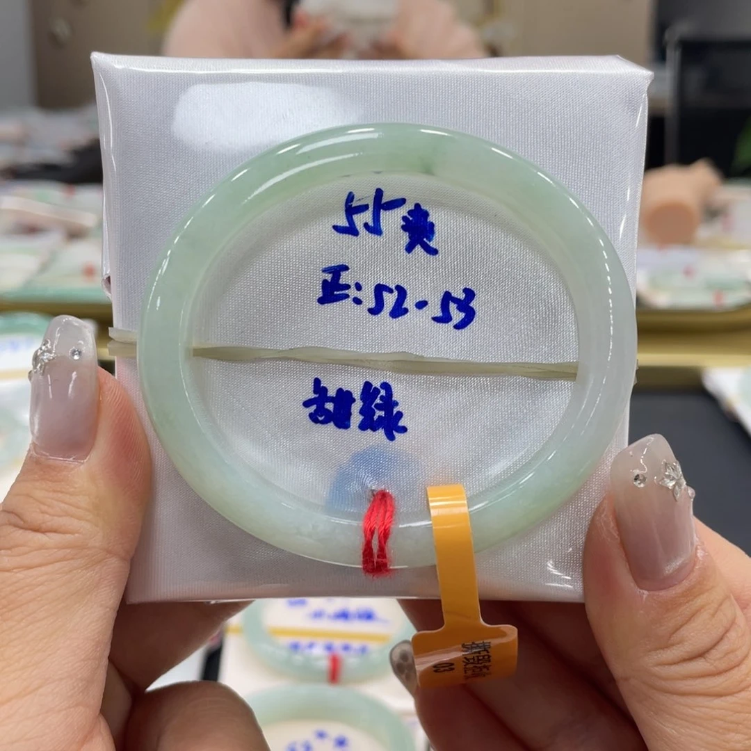未镶嵌手镯翡翠哦*噢翡翠