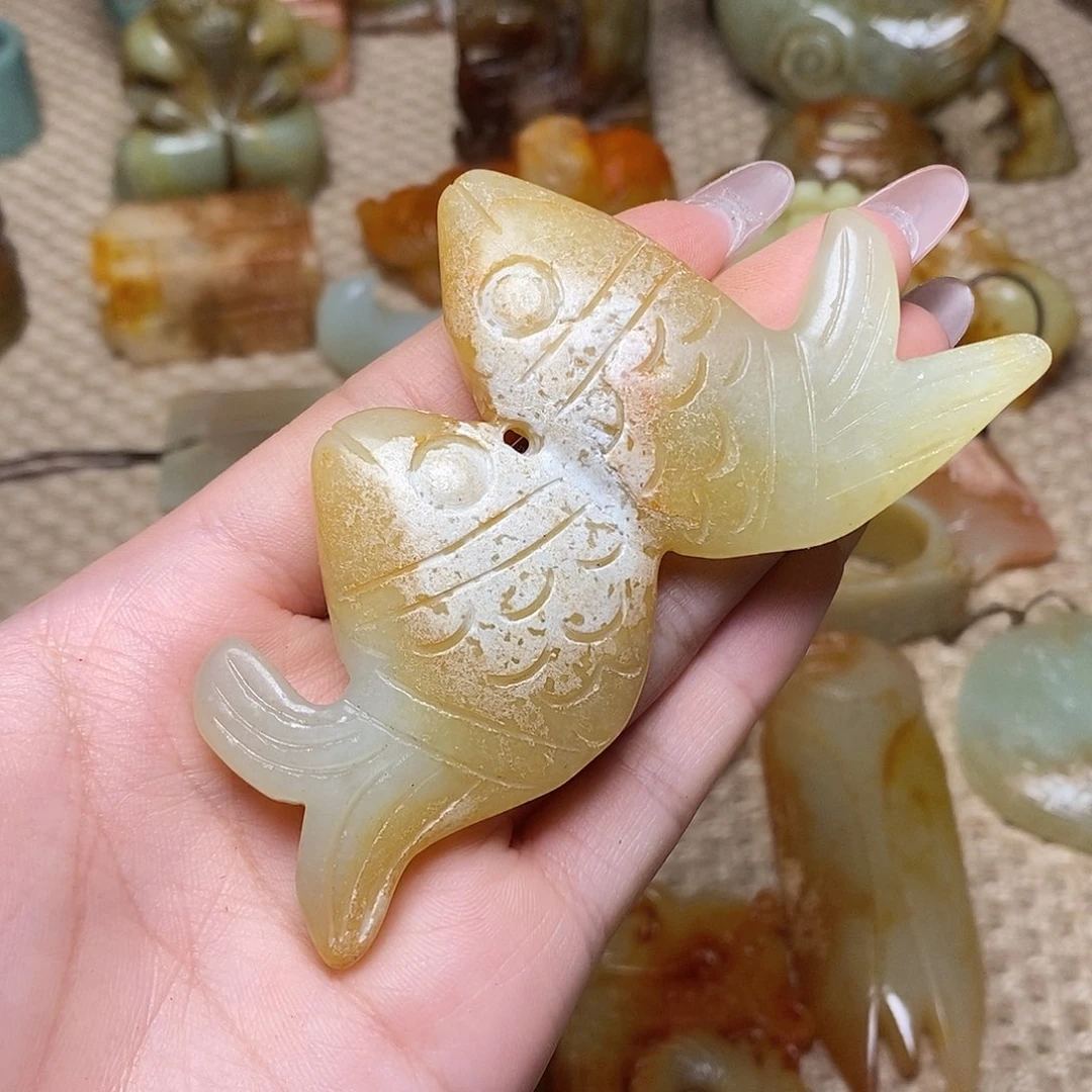 蛇纹石玉未镶嵌颈饰