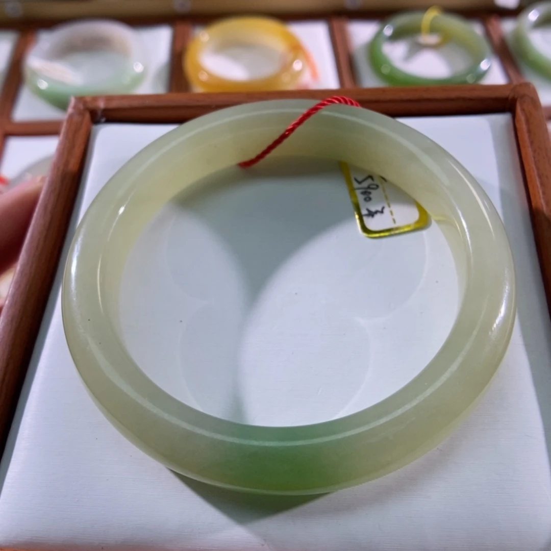 【闪购商品】未镶嵌手镯和田玉（翠青玉）