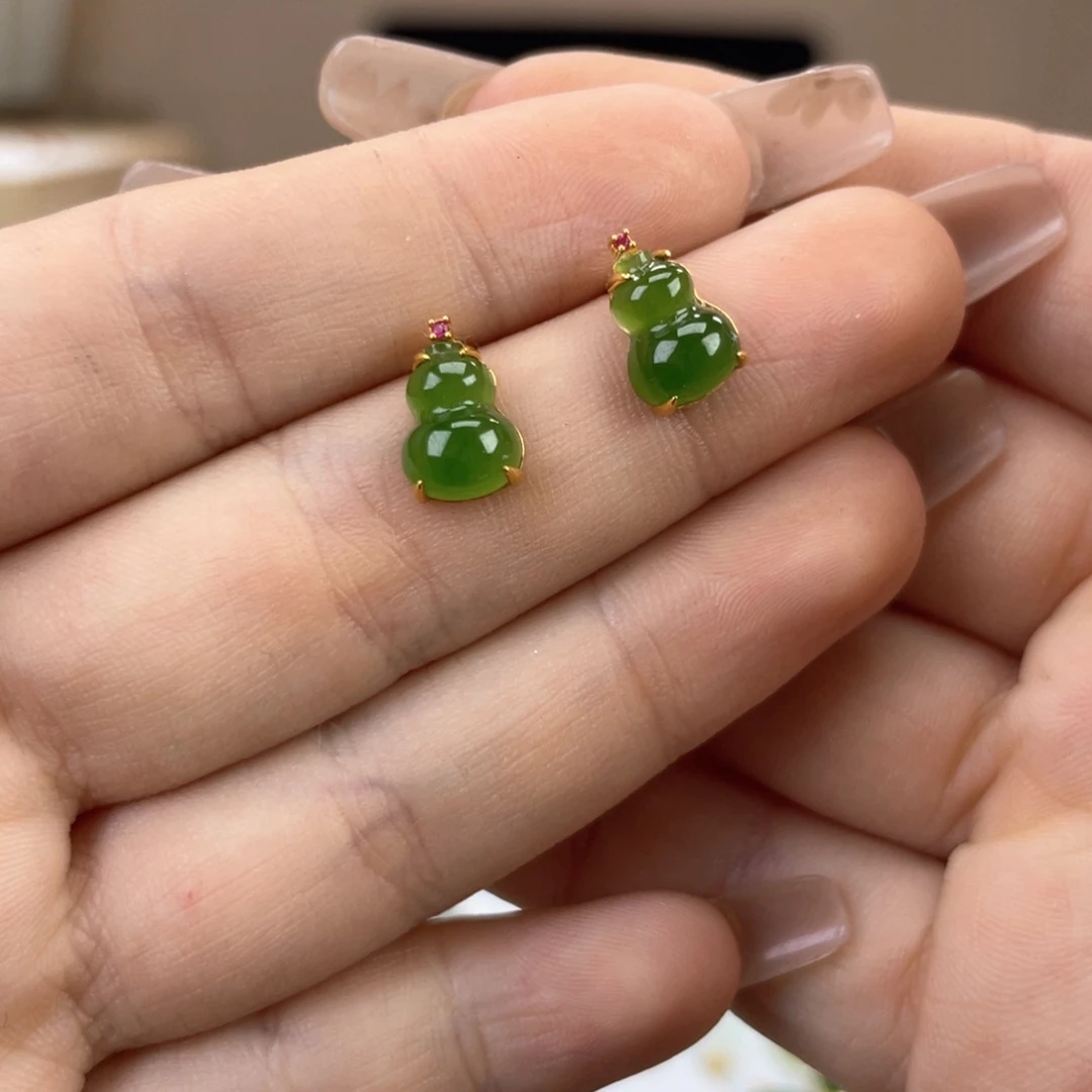 18K金镶嵌和田玉耳饰
