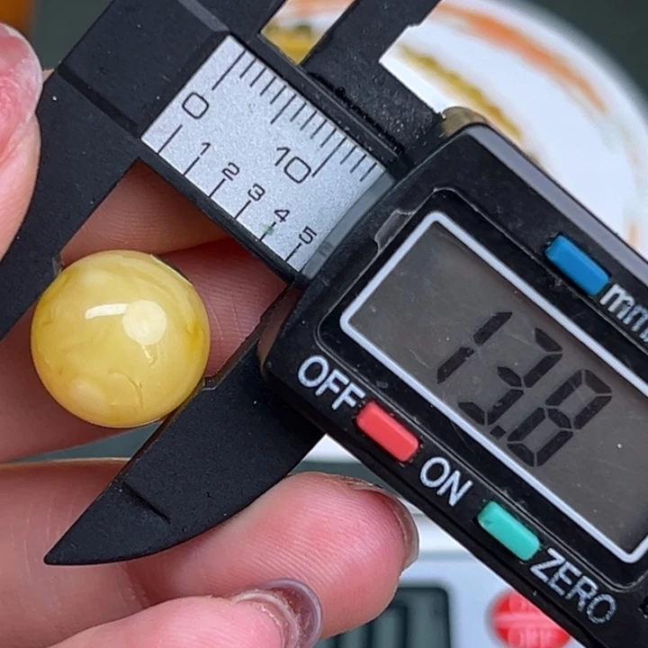 琥珀裸石未镶嵌微瑕82