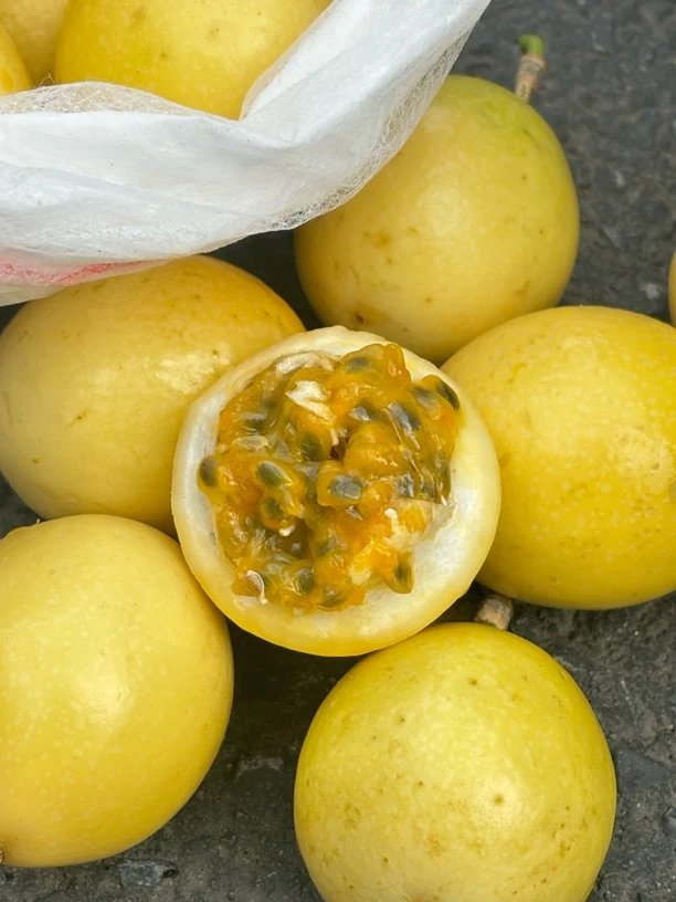 钦蜜9号黄金百香果天然树上熟纯甜可口新鲜水果