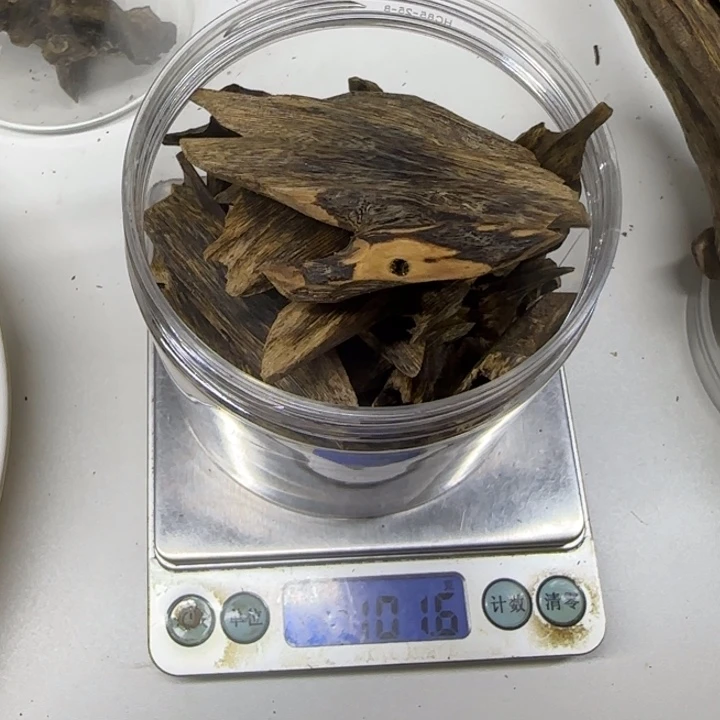 徐***欢香榧木奇楠天然陆河100克