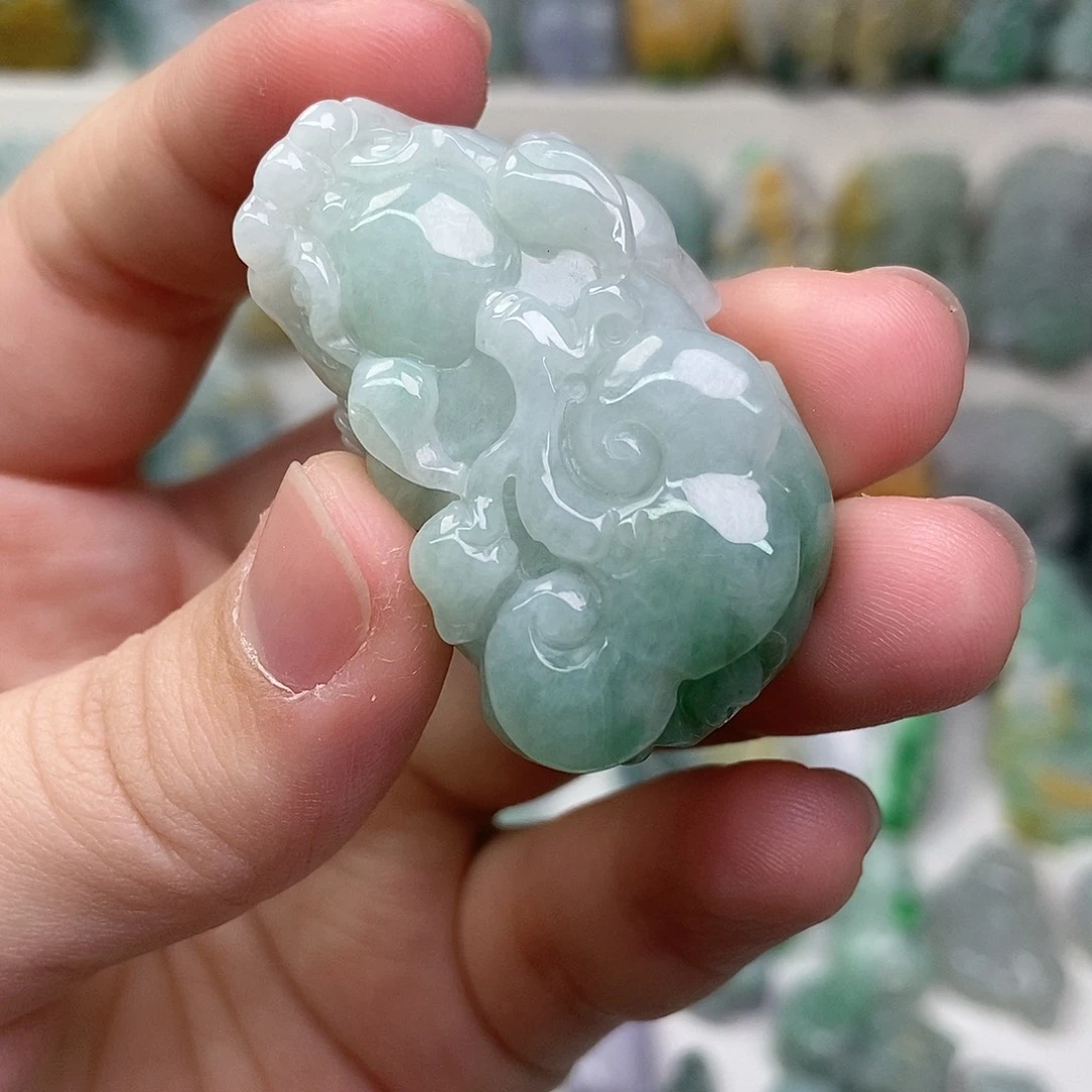 翡翠未镶嵌吊坠(赠链)