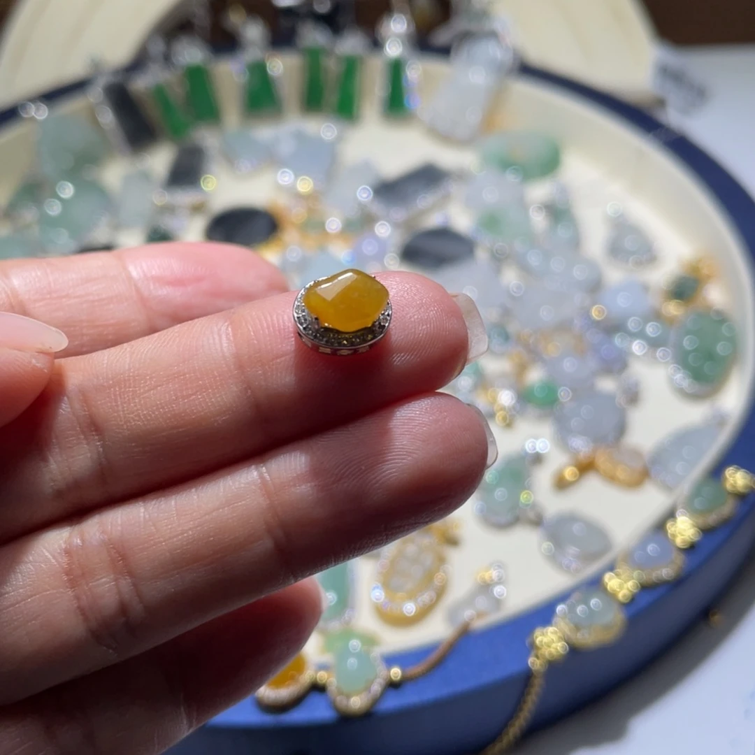 颈饰银S925镶嵌翡翠吊坠