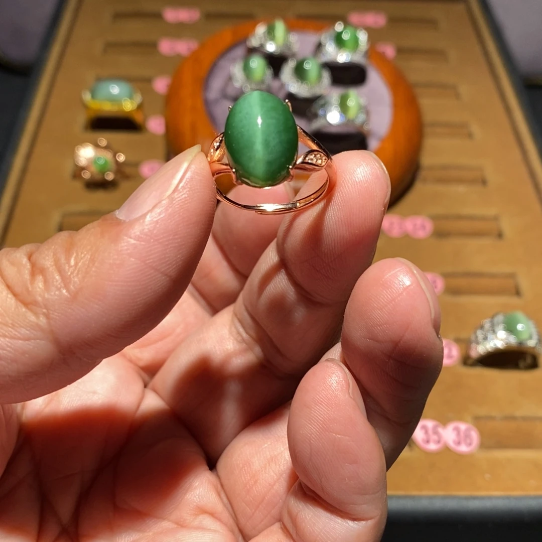 点***咪和田玉未镶嵌戒指