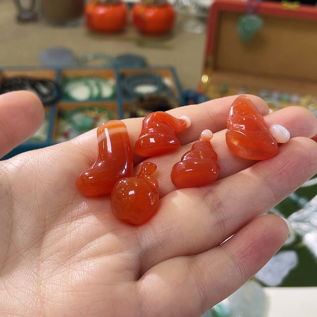 玛瑙/玉髓未镶嵌颈饰随机多样发一