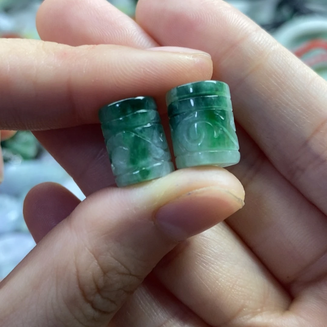 翡翠未镶嵌颈饰ཀ****