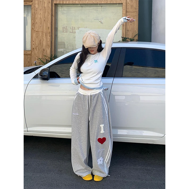 爱心植绒刺绣弯刀卫裤男女秋季小个子穿搭直筒阔腿条纹休闲运动裤