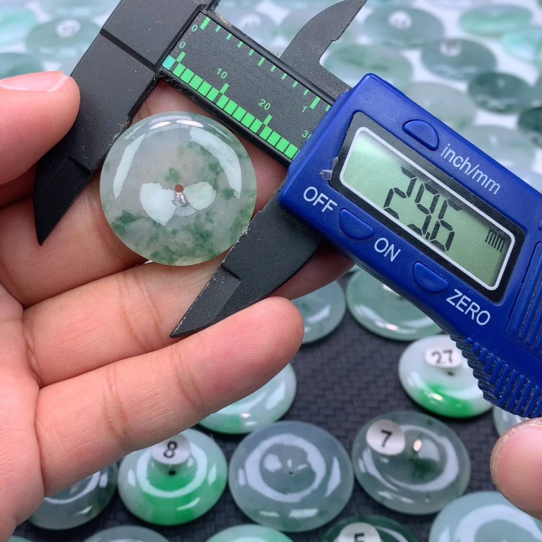 翡翠颈饰未镶嵌缅甸天然A货翡翠