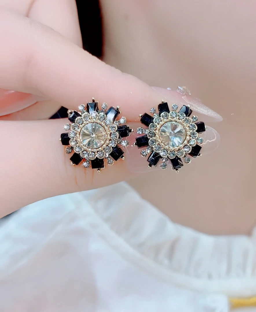 铜合金合成锆石耳饰 933精致百搭黑色气质轻奢耳钉耳环