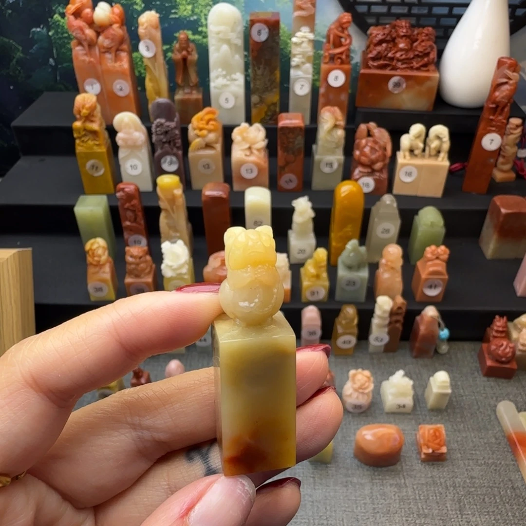 寿山石印石佛珠兔