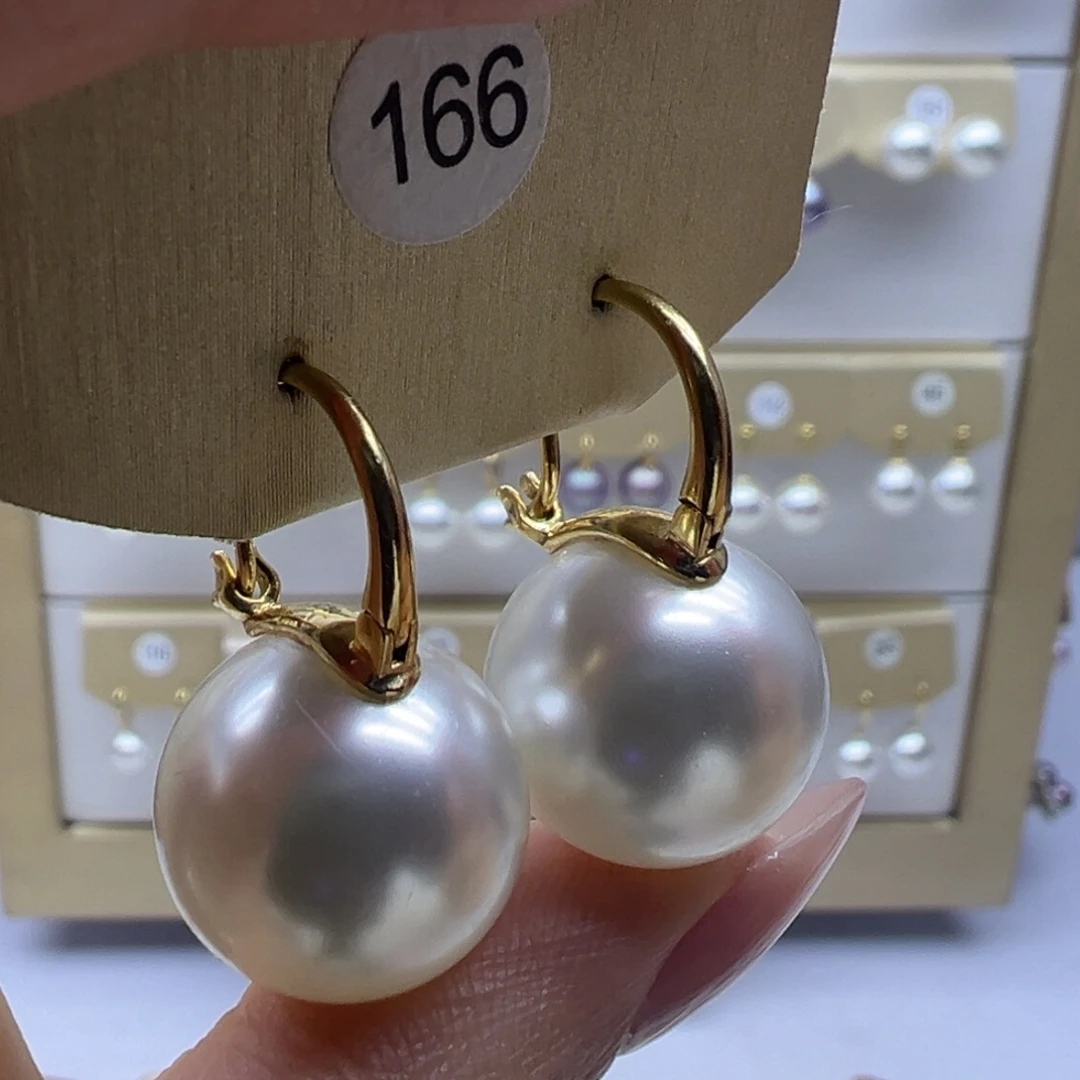 耳饰18K金镶嵌淡水珍珠