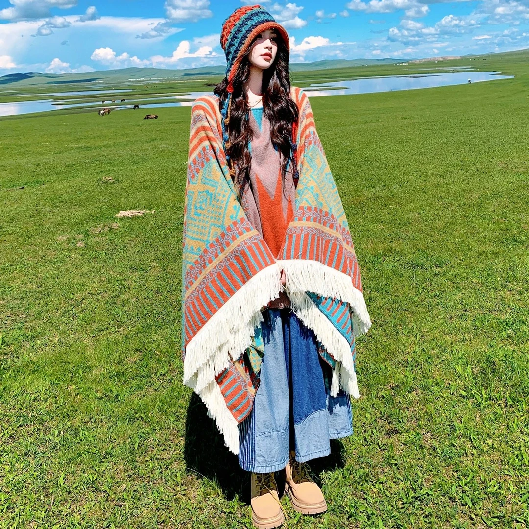 波西米亚度假民族风三件套女2025秋季新款披肩钩花上衣阔腿裤套装