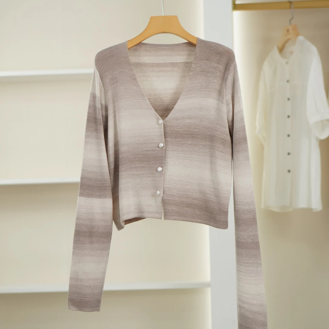 麦迪尚品【朵颐之秀】50327173 春夏款渐变色针织衫2025女新款 A2组