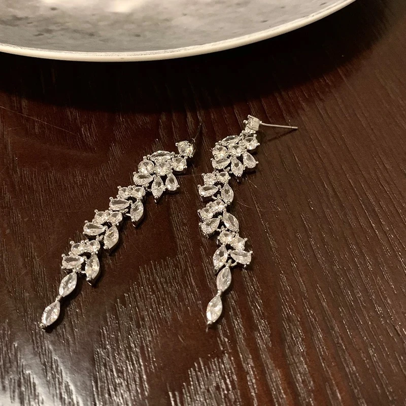 铜合金耳饰 轻奢流苏叶子耳环女高级设计感耳钉气质百搭耳饰K1067
