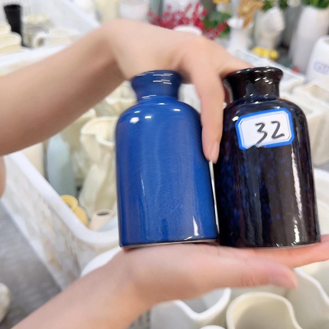 ᘇ***吖32号一对小花瓶微瑕