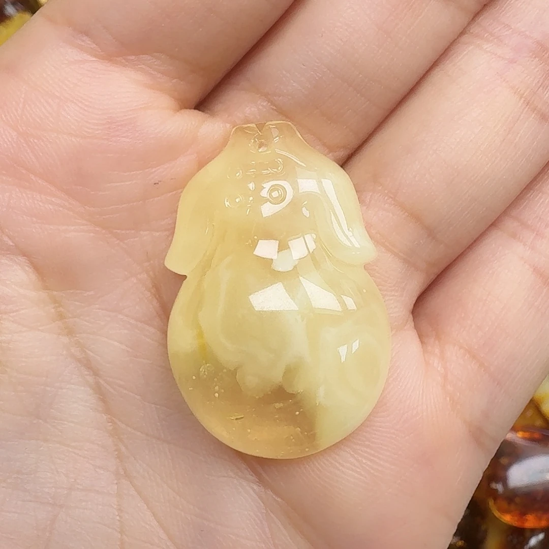 未镶嵌琥珀珠宝奇石