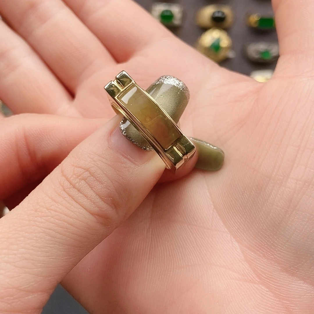 银S925镶嵌戒指翡翠人****己