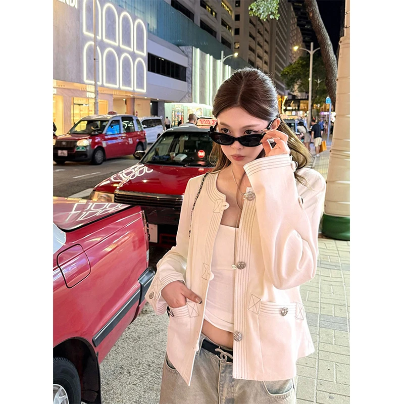 2025秋季新款中古风贵气白色圆领正肩短款牛仔外套女气质百搭上衣